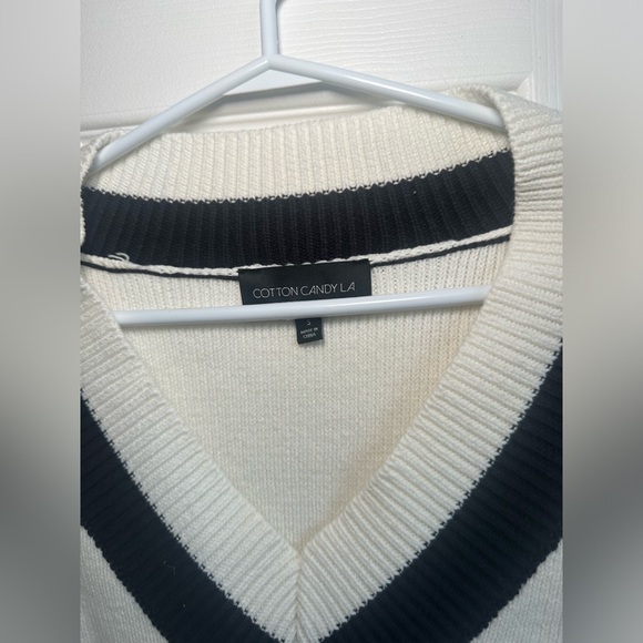 Knit Sweater (cream and dark navy) - Picture 4 of 6